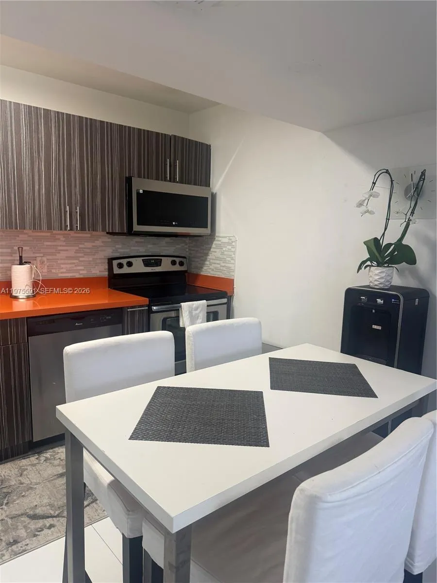 1390 Ocean Dr 304, Miami Beach, Florida 33139, Miami Beach, Florida 33139, 1 Bedroom Bedrooms, ,1 BathroomBathrooms,Residential,For Sale,1390 Ocean Dr 304, Miami Beach, Florida 33139,A11975591