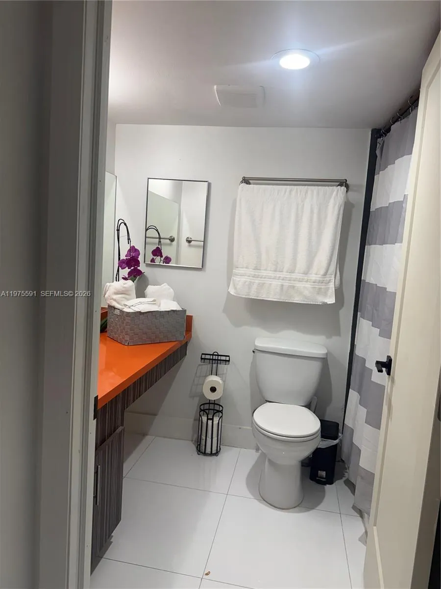 1390 Ocean Dr 304, Miami Beach, Florida 33139, Miami Beach, Florida 33139, 1 Bedroom Bedrooms, ,1 BathroomBathrooms,Residential,For Sale,1390 Ocean Dr 304, Miami Beach, Florida 33139,A11975591