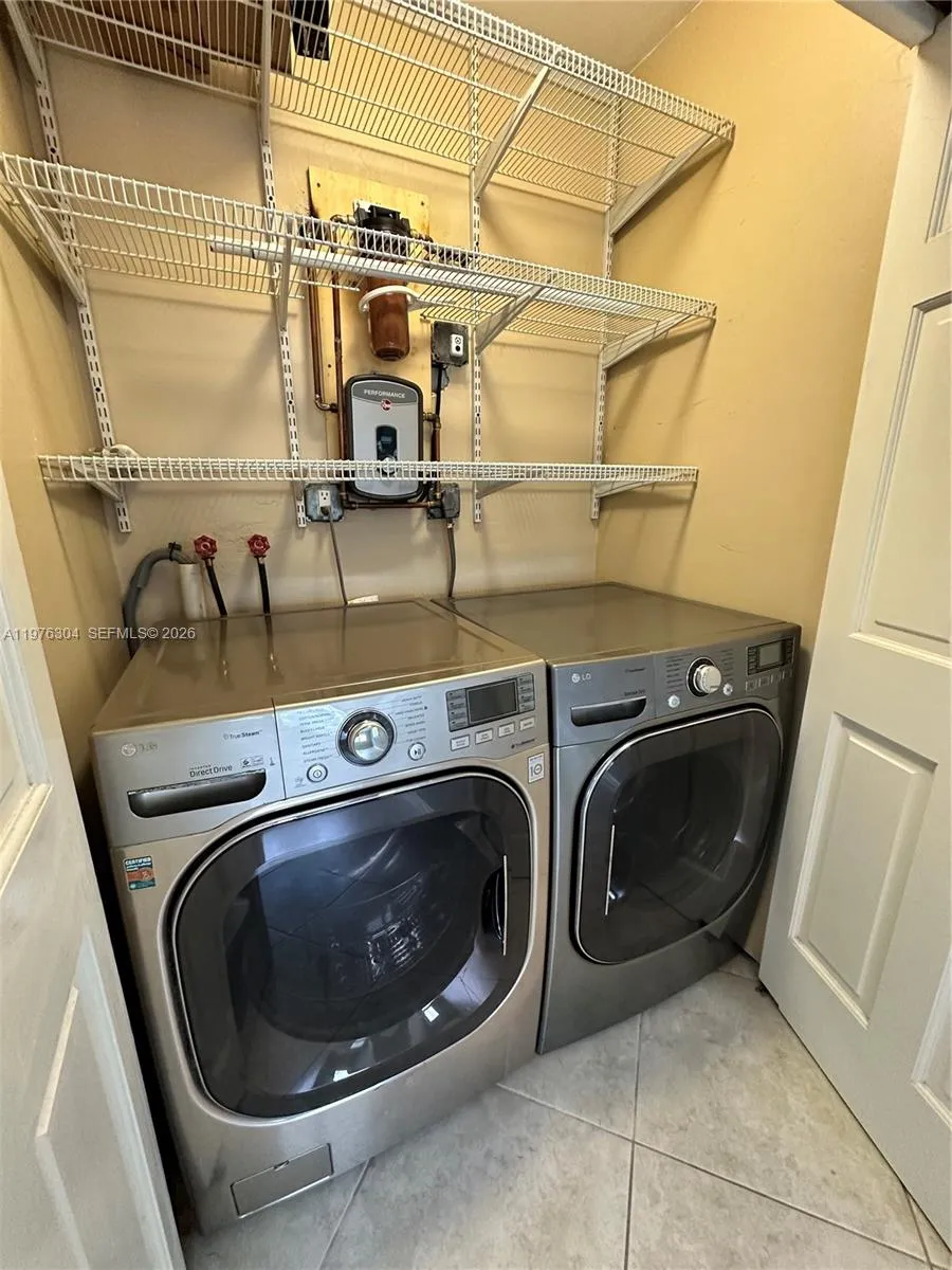 4701 Sw 34th Dr, Dania Beach, Florida 33312, Dania Beach, Florida 33312, 4 Bedrooms Bedrooms, ,2 BathroomsBathrooms,Residential Lease,For Rent,4701 Sw 34th Dr, Dania Beach, Florida 33312,A11976304