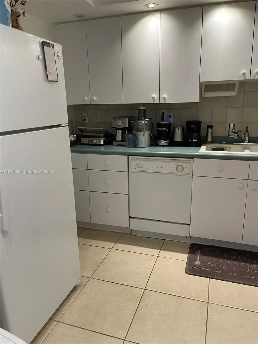 1901 Brickell Ave B2207, Miami, Florida 33129, Miami, Florida 33129, 1 Bedroom Bedrooms, ,1 BathroomBathrooms,Residential Lease,For Rent,1901 Brickell Ave B2207, Miami, Florida 33129,A11976330