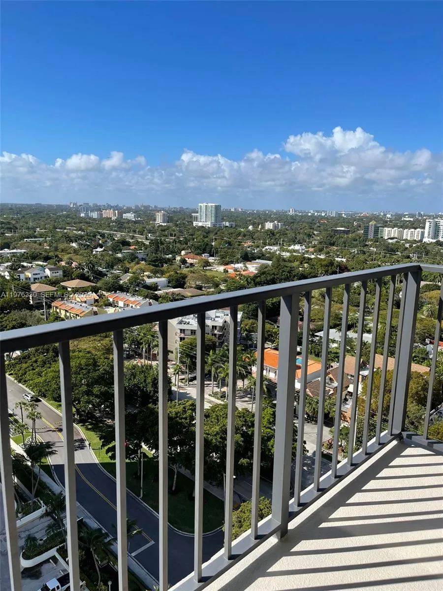 1901 Brickell Ave B2207, Miami, Florida 33129, Miami, Florida 33129, 1 Bedroom Bedrooms, ,1 BathroomBathrooms,Residential Lease,For Rent,1901 Brickell Ave B2207, Miami, Florida 33129,A11976330