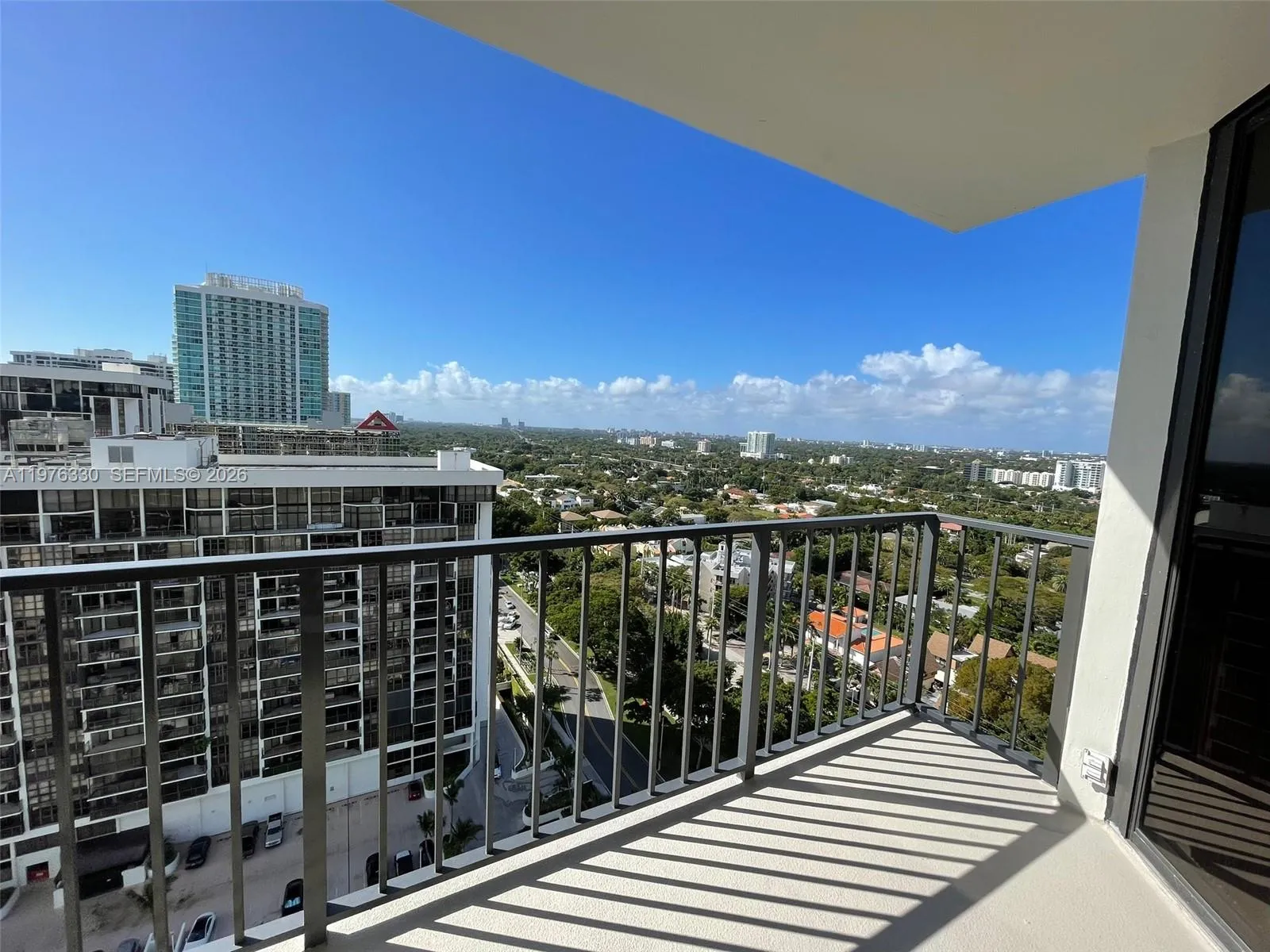 1901 Brickell Ave B2207, Miami, Florida 33129, Miami, Florida 33129, 1 Bedroom Bedrooms, ,1 BathroomBathrooms,Residential Lease,For Rent,1901 Brickell Ave B2207, Miami, Florida 33129,A11976330