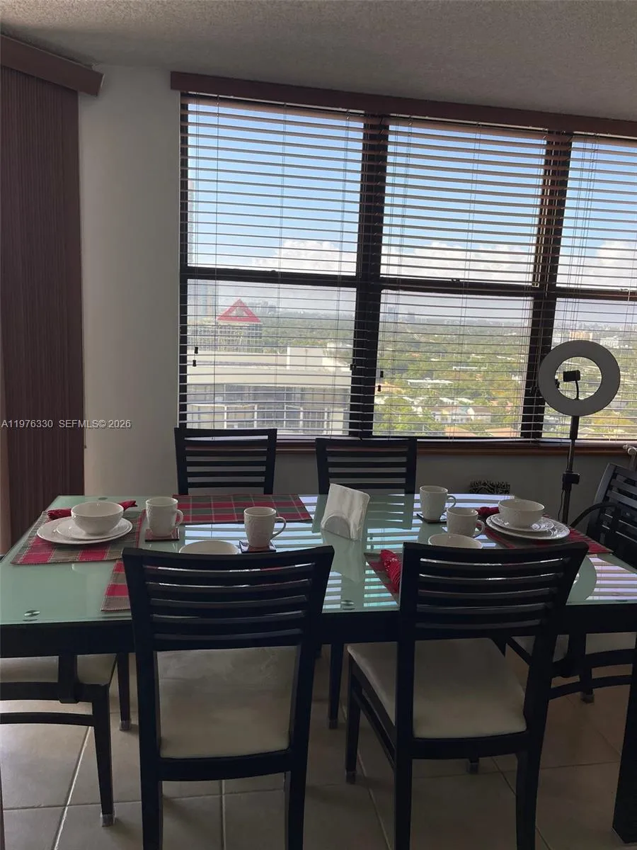 1901 Brickell Ave B2207, Miami, Florida 33129, Miami, Florida 33129, 1 Bedroom Bedrooms, ,1 BathroomBathrooms,Residential Lease,For Rent,1901 Brickell Ave B2207, Miami, Florida 33129,A11976330