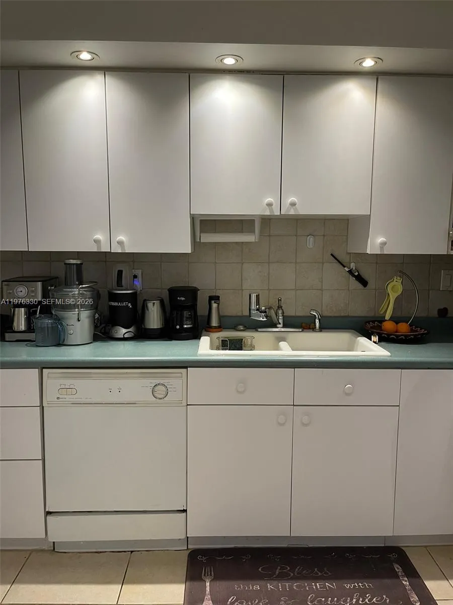 1901 Brickell Ave B2207, Miami, Florida 33129, Miami, Florida 33129, 1 Bedroom Bedrooms, ,1 BathroomBathrooms,Residential Lease,For Rent,1901 Brickell Ave B2207, Miami, Florida 33129,A11976330