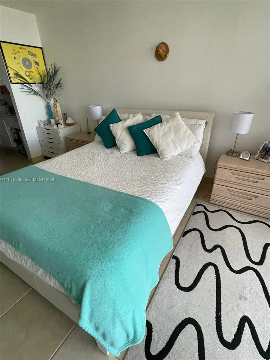 1901 Brickell Ave B2207, Miami, Florida 33129, Miami, Florida 33129, 1 Bedroom Bedrooms, ,1 BathroomBathrooms,Residential Lease,For Rent,1901 Brickell Ave B2207, Miami, Florida 33129,A11976330