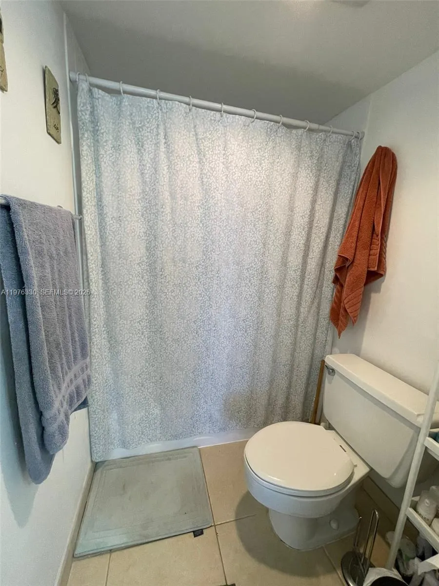 1901 Brickell Ave B2207, Miami, Florida 33129, Miami, Florida 33129, 1 Bedroom Bedrooms, ,1 BathroomBathrooms,Residential Lease,For Rent,1901 Brickell Ave B2207, Miami, Florida 33129,A11976330