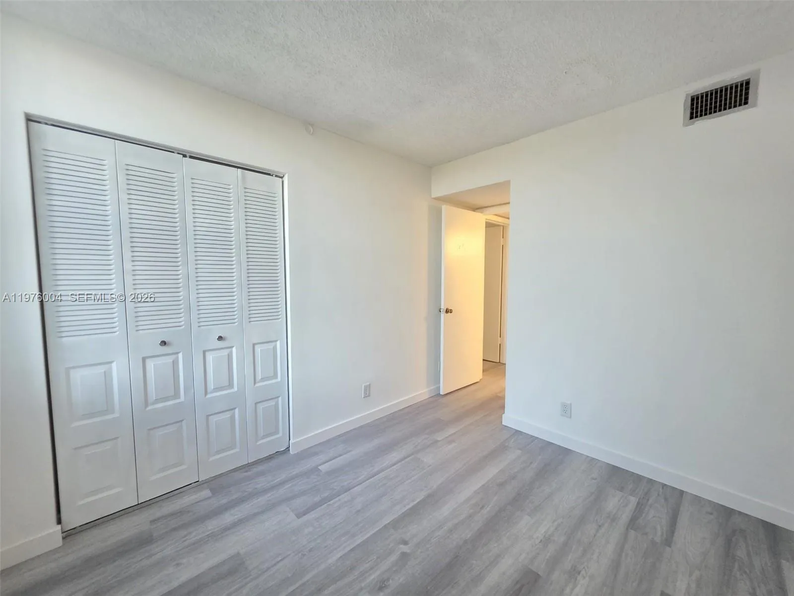 210 Lake Pointe Dr 304, Oakland Park, Florida 3330, Oakland Park, Florida 33309, 2 Bedrooms Bedrooms, ,2 BathroomsBathrooms,Residential,For Sale,210 Lake Pointe Dr 304, Oakland Park, Florida 3330,A11976004