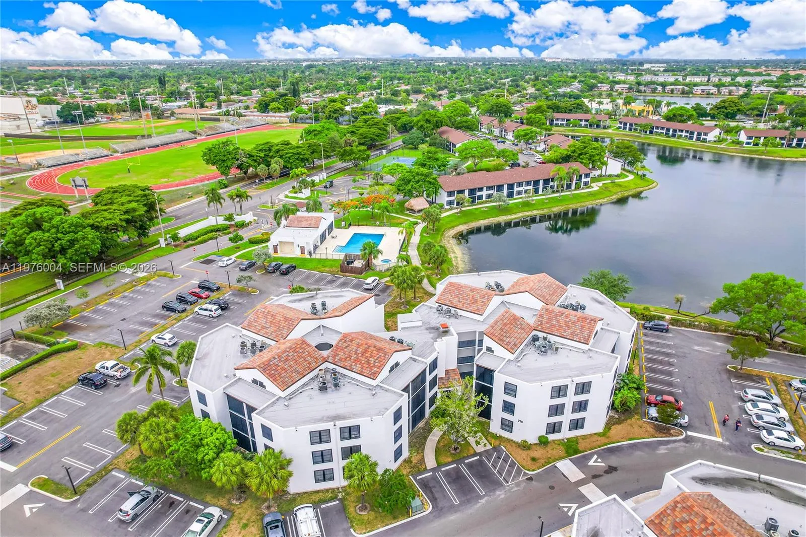 210 Lake Pointe Dr 304, Oakland Park, Florida 3330, Oakland Park, Florida 33309, 2 Bedrooms Bedrooms, ,2 BathroomsBathrooms,Residential,For Sale,210 Lake Pointe Dr 304, Oakland Park, Florida 3330,A11976004
