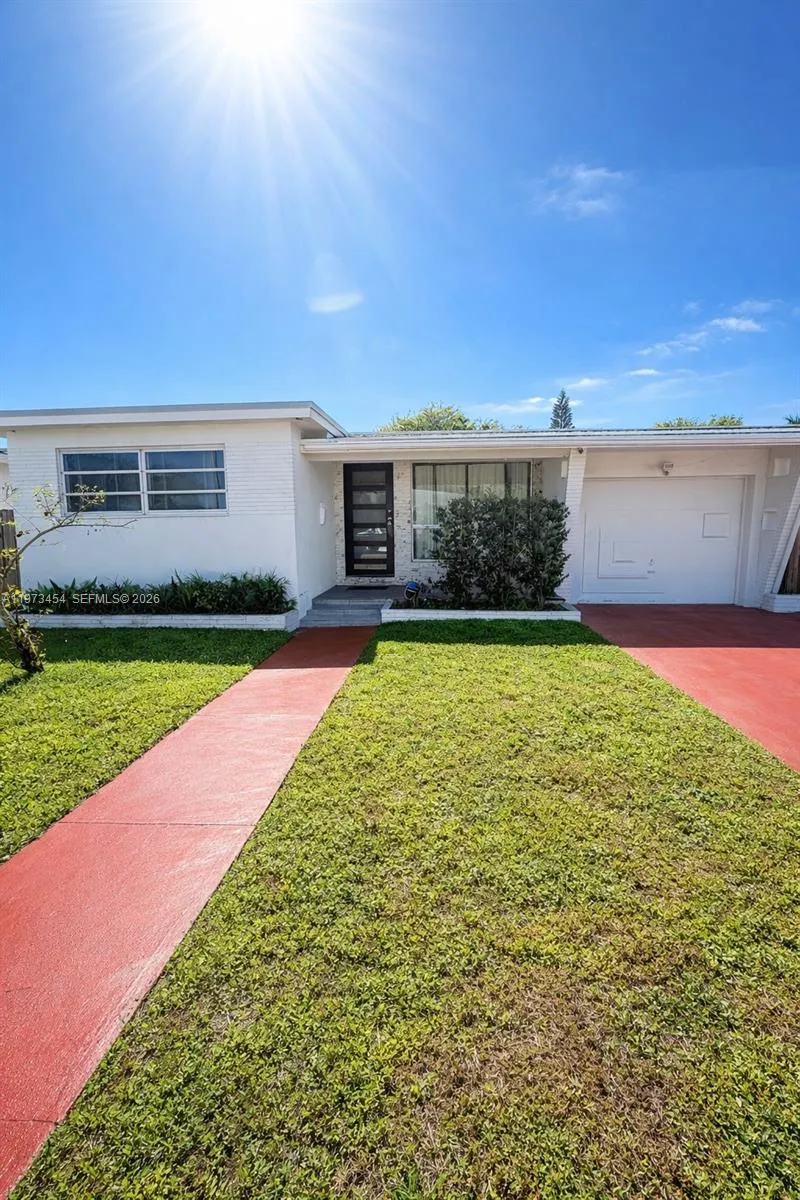 2632 Madison St, Hollywood, Florida 33020, Hollywood, Florida 33020, 4 Bedrooms Bedrooms, ,3 BathroomsBathrooms,Residential Lease,For Rent,2632 Madison St, Hollywood, Florida 33020,A11973454