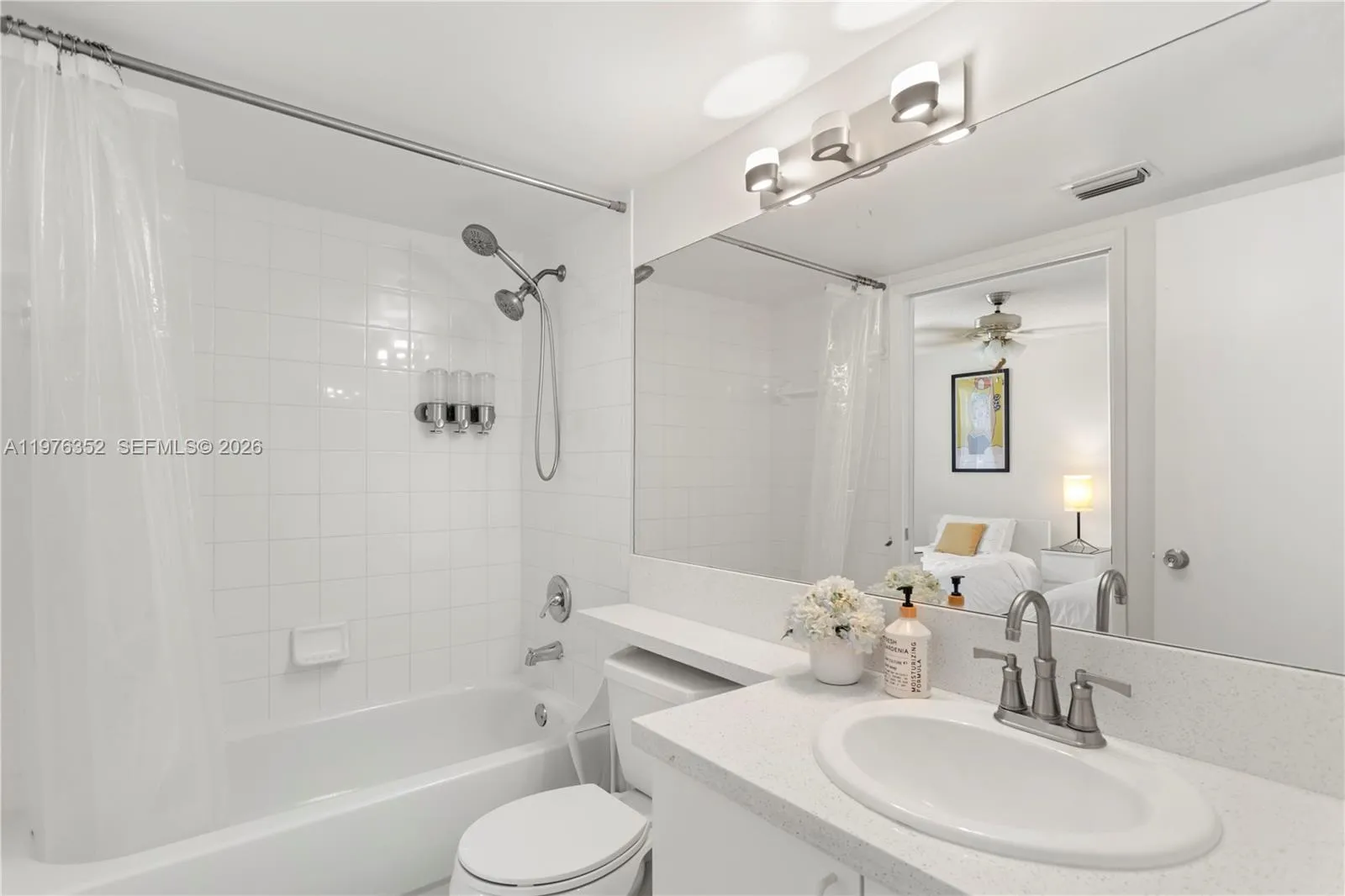 19555 E Country Club Dr 8208, Aventura, Florida 33, Aventura, Florida 33180, 2 Bedrooms Bedrooms, ,2 BathroomsBathrooms,Residential Lease,For Rent,19555 E Country Club Dr 8208, Aventura, Florida 33,A11976352