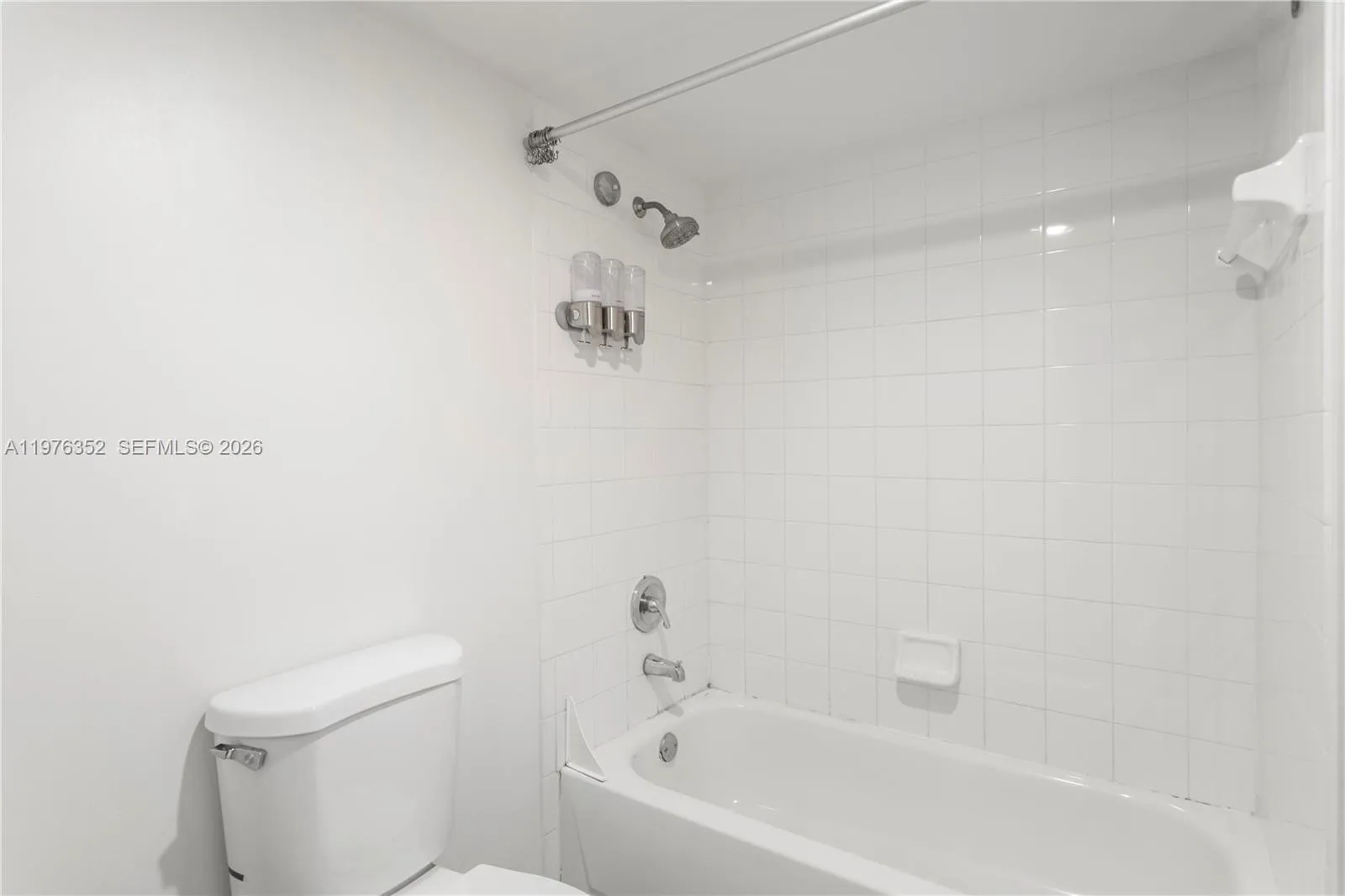 19555 E Country Club Dr 8208, Aventura, Florida 33, Aventura, Florida 33180, 2 Bedrooms Bedrooms, ,2 BathroomsBathrooms,Residential Lease,For Rent,19555 E Country Club Dr 8208, Aventura, Florida 33,A11976352