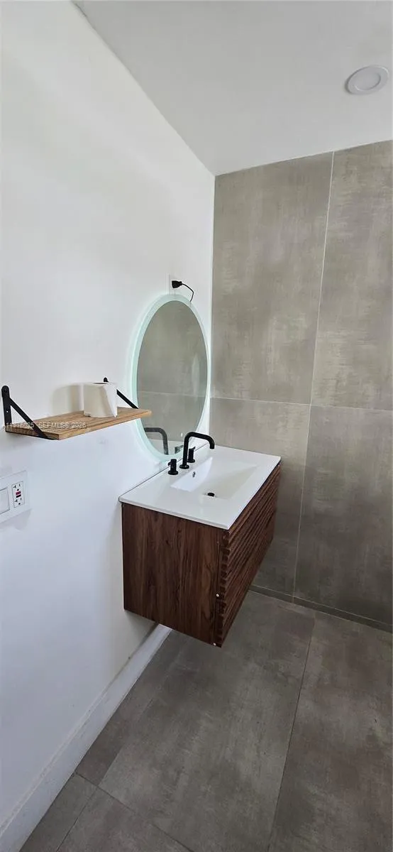 201 Ne 2nd Ave 1, Dania Beach, Florida 33004, Dania Beach, Florida 33004, ,1 BathroomBathrooms,Residential Lease,For Rent,201 Ne 2nd Ave 1, Dania Beach, Florida 33004,A11976025