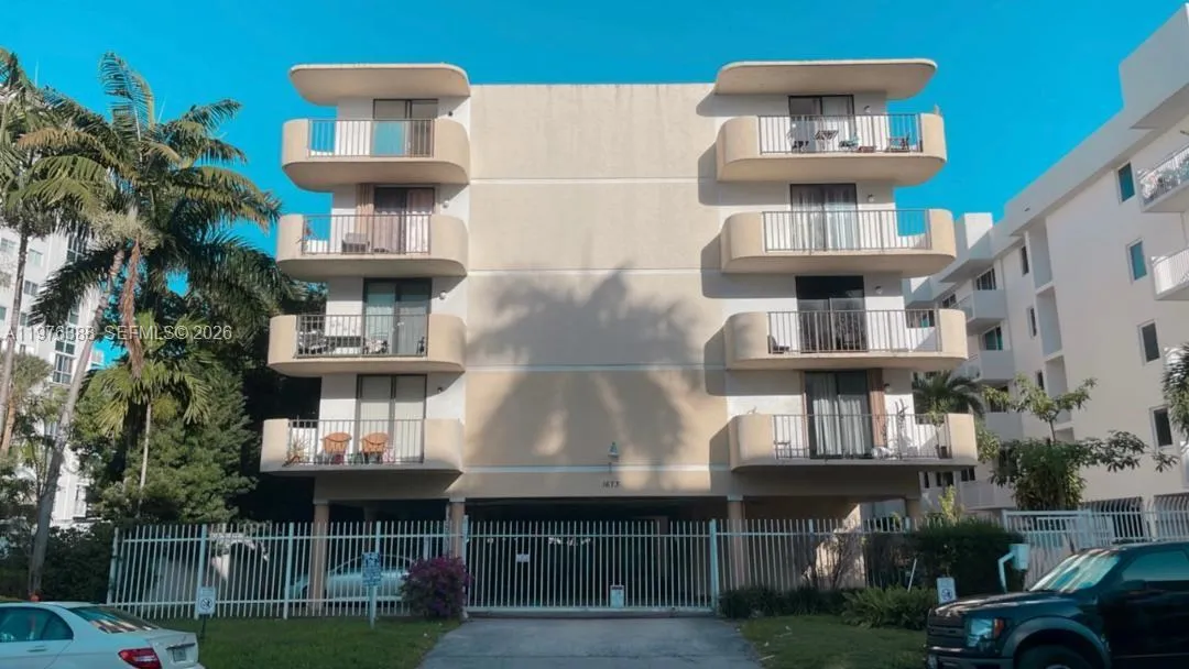 1673 Bay Rd 303, Miami Beach, Florida 33139, Miami Beach, Florida 33139, 1 Bedroom Bedrooms, ,2 BathroomsBathrooms,Residential Lease,For Rent,1673 Bay Rd 303, Miami Beach, Florida 33139,A11976388