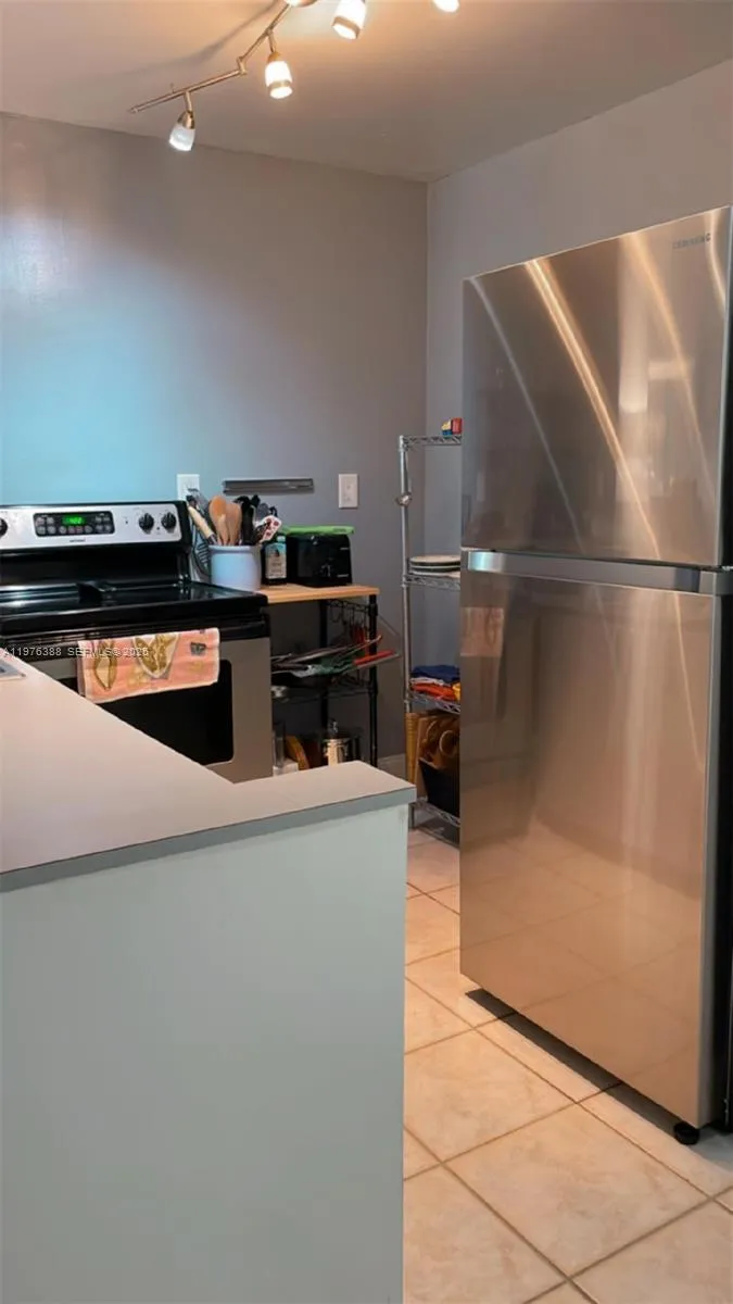 1673 Bay Rd 303, Miami Beach, Florida 33139, Miami Beach, Florida 33139, 1 Bedroom Bedrooms, ,2 BathroomsBathrooms,Residential Lease,For Rent,1673 Bay Rd 303, Miami Beach, Florida 33139,A11976388