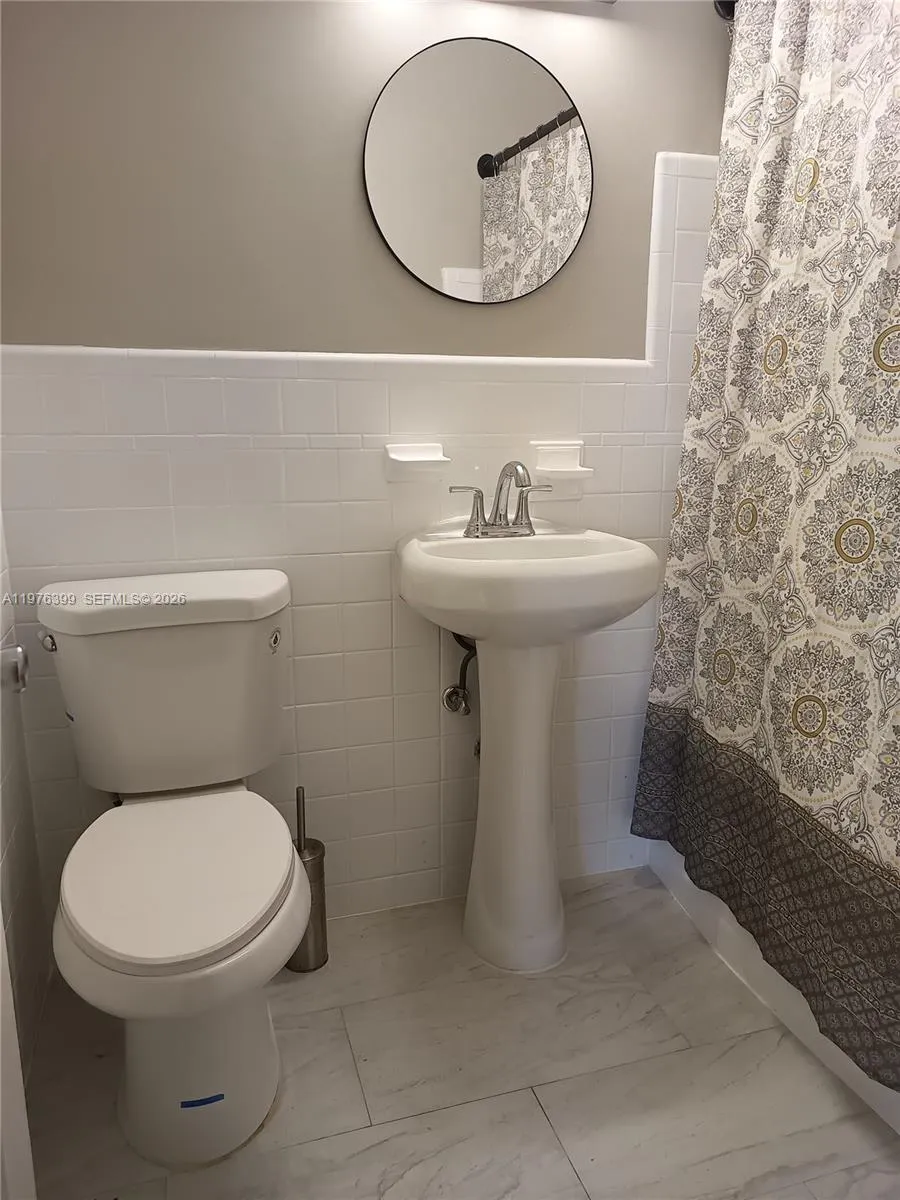 Fort Lauderdale, Florida 33316, ,1 BathroomBathrooms,Residential Lease,For Rent,A11976399