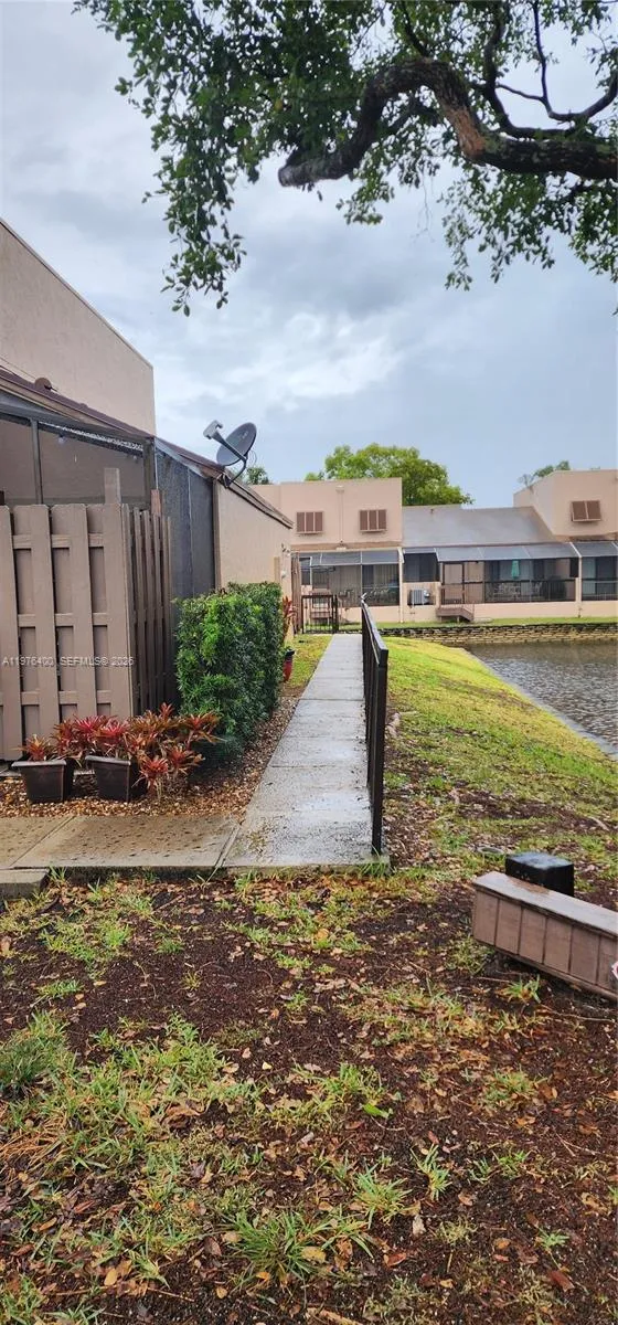 12305 Nw 11 12305, Pembroke Pines, Florida 33026, Pembroke Pines, Florida 33026, 2 Bedrooms Bedrooms, ,2 BathroomsBathrooms,Residential,For Sale,12305 Nw 11 12305, Pembroke Pines, Florida 33026,A11976400