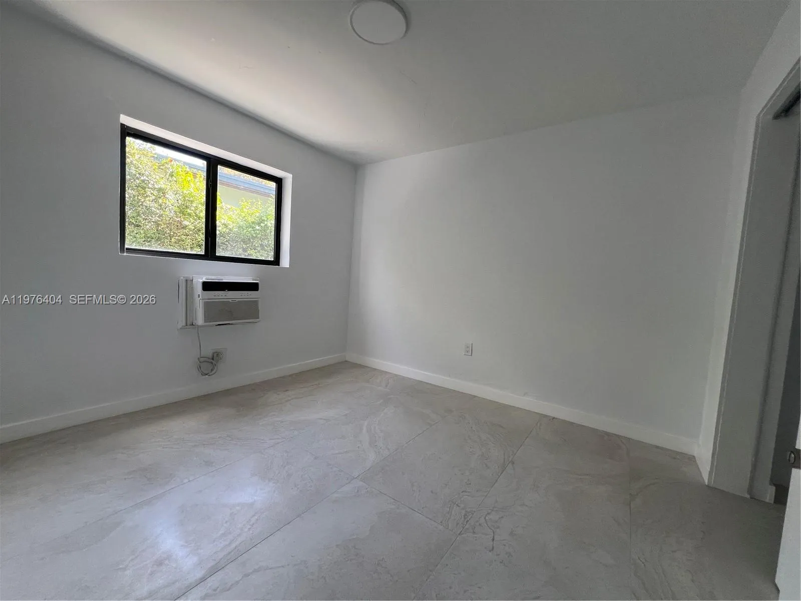 963 Nw 5th St 3, Miami, Florida 33128, Miami, Florida 33128, 2 Bedrooms Bedrooms, ,1 BathroomBathrooms,Residential Lease,For Rent,963 Nw 5th St 3, Miami, Florida 33128,A11976404