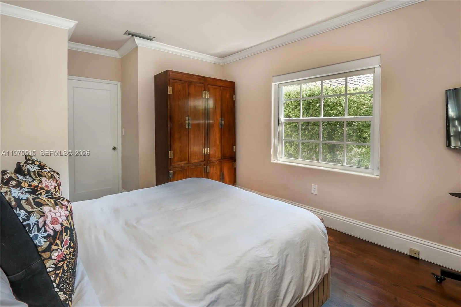 1260 La Mancha Ave, Coral Gables, Florida 33134, Coral Gables, Florida 33134, 2 Bedrooms Bedrooms, ,1 BathroomBathrooms,Residential Lease,For Rent,1260 La Mancha Ave, Coral Gables, Florida 33134,A11975515