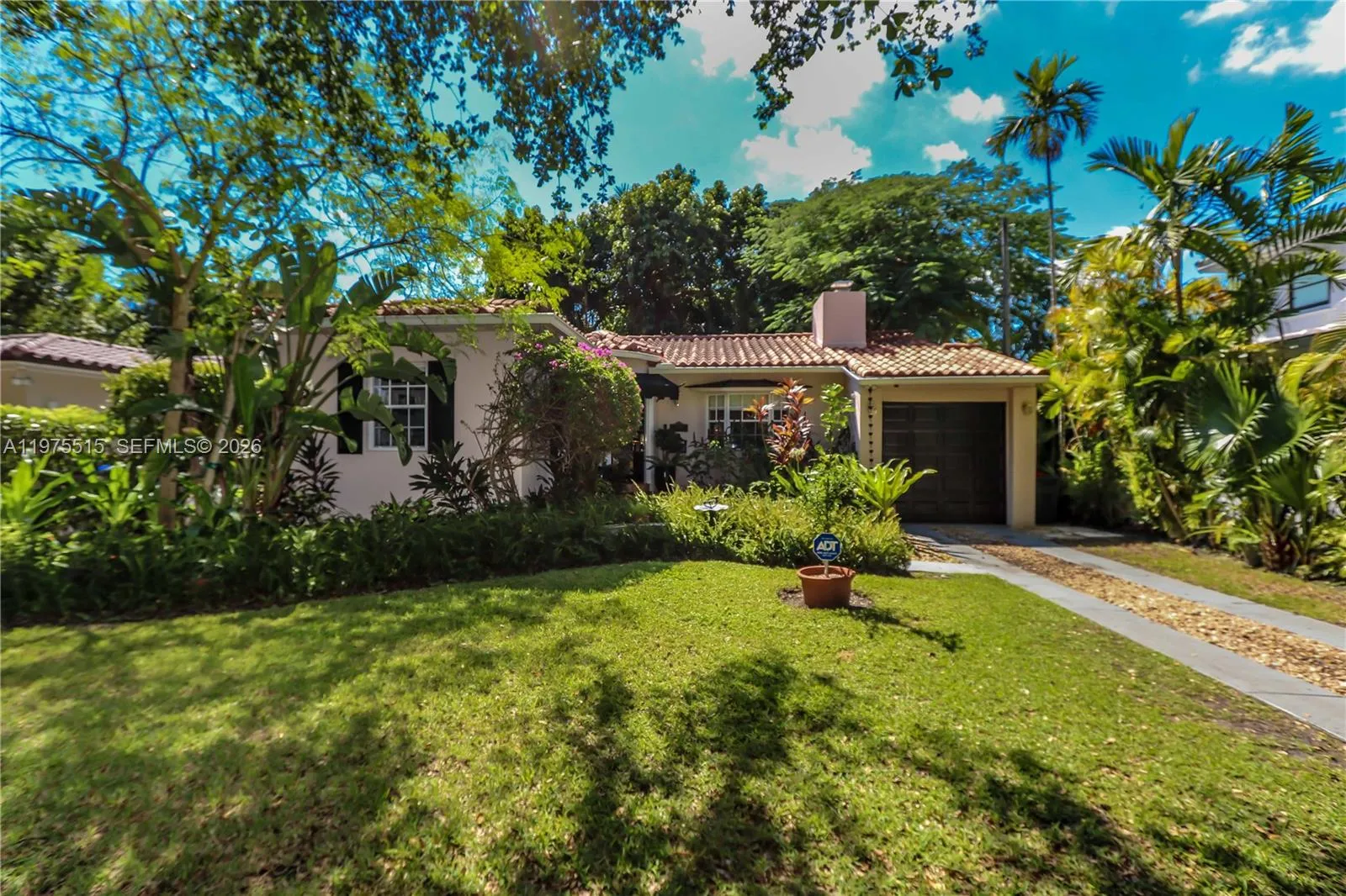 1260 La Mancha Ave, Coral Gables, Florida 33134, Coral Gables, Florida 33134, 2 Bedrooms Bedrooms, ,1 BathroomBathrooms,Residential Lease,For Rent,1260 La Mancha Ave, Coral Gables, Florida 33134,A11975515