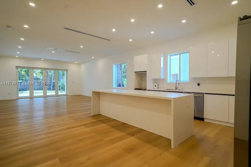 112 Nw 24th Ct, Miami, Florida 33125, Miami, Florida 33125, 4 Bedrooms Bedrooms, ,3 BathroomsBathrooms,Residential Lease,For Rent,112 Nw 24th Ct, Miami, Florida 33125,A11974777