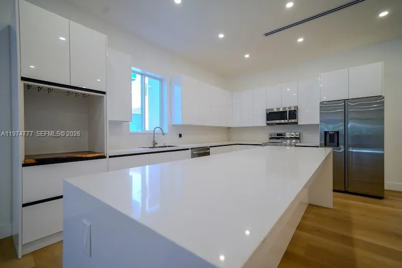 112 Nw 24th Ct, Miami, Florida 33125, Miami, Florida 33125, 4 Bedrooms Bedrooms, ,3 BathroomsBathrooms,Residential Lease,For Rent,112 Nw 24th Ct, Miami, Florida 33125,A11974777