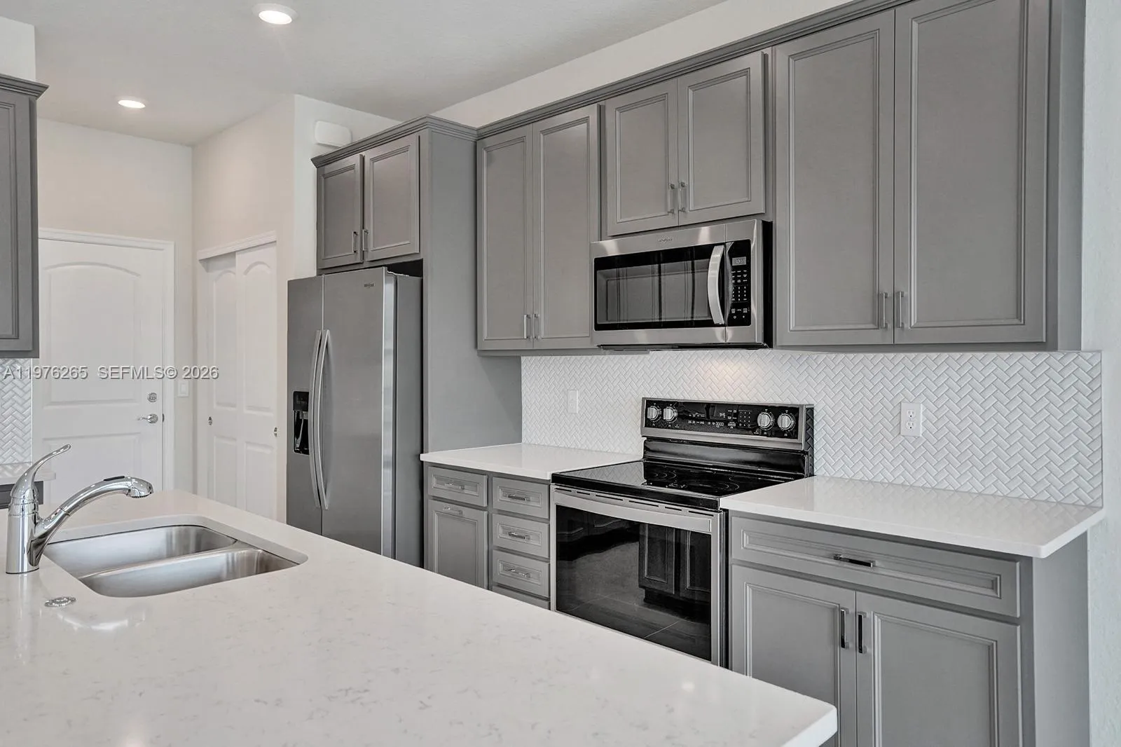 2202 S Appleton Circle S, Oakland Park, Florida 33, Oakland Park, Florida 33309, 3 Bedrooms Bedrooms, ,2 BathroomsBathrooms,Residential Lease,For Rent,2202 S Appleton Circle S, Oakland Park, Florida 33,A11976265
