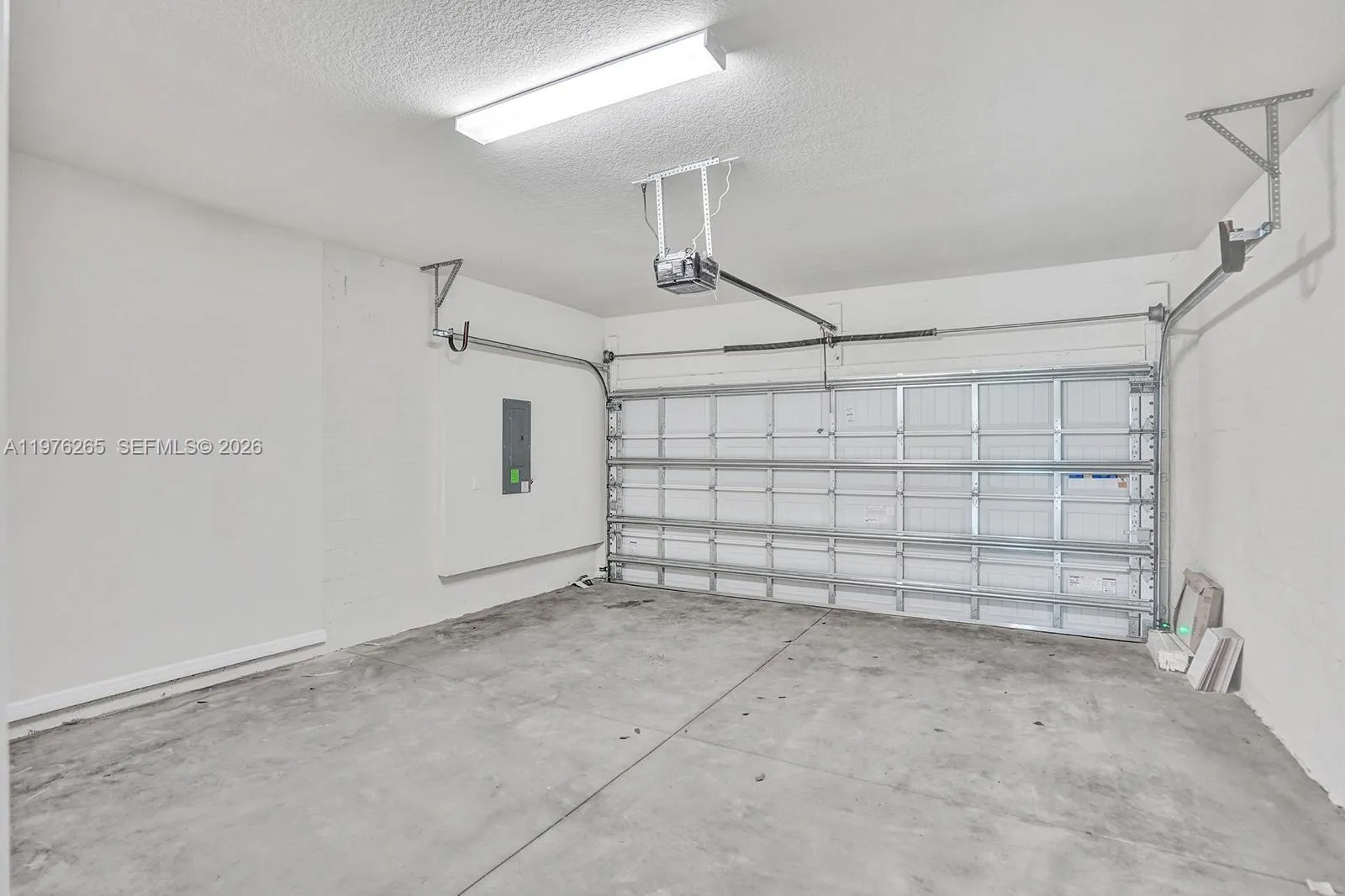 2202 S Appleton Circle S, Oakland Park, Florida 33, Oakland Park, Florida 33309, 3 Bedrooms Bedrooms, ,2 BathroomsBathrooms,Residential Lease,For Rent,2202 S Appleton Circle S, Oakland Park, Florida 33,A11976265