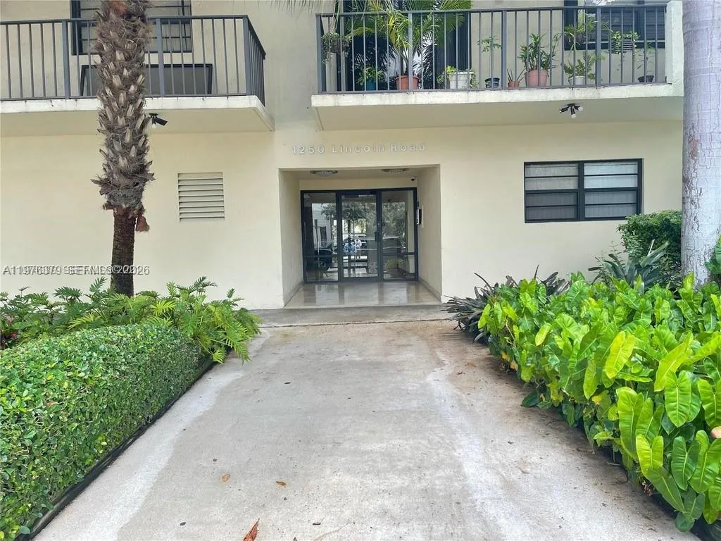 1250 Lincoln Rd