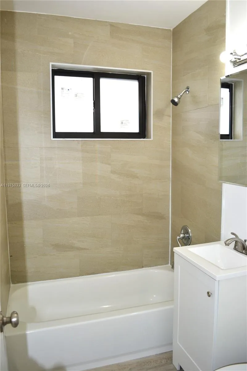 1035 Sw 4th St 3, Miami, Florida 33130, Miami, Florida 33130, 1 Bedroom Bedrooms, ,1 BathroomBathrooms,Residential Lease,For Rent,1035 Sw 4th St 3, Miami, Florida 33130,A11975033