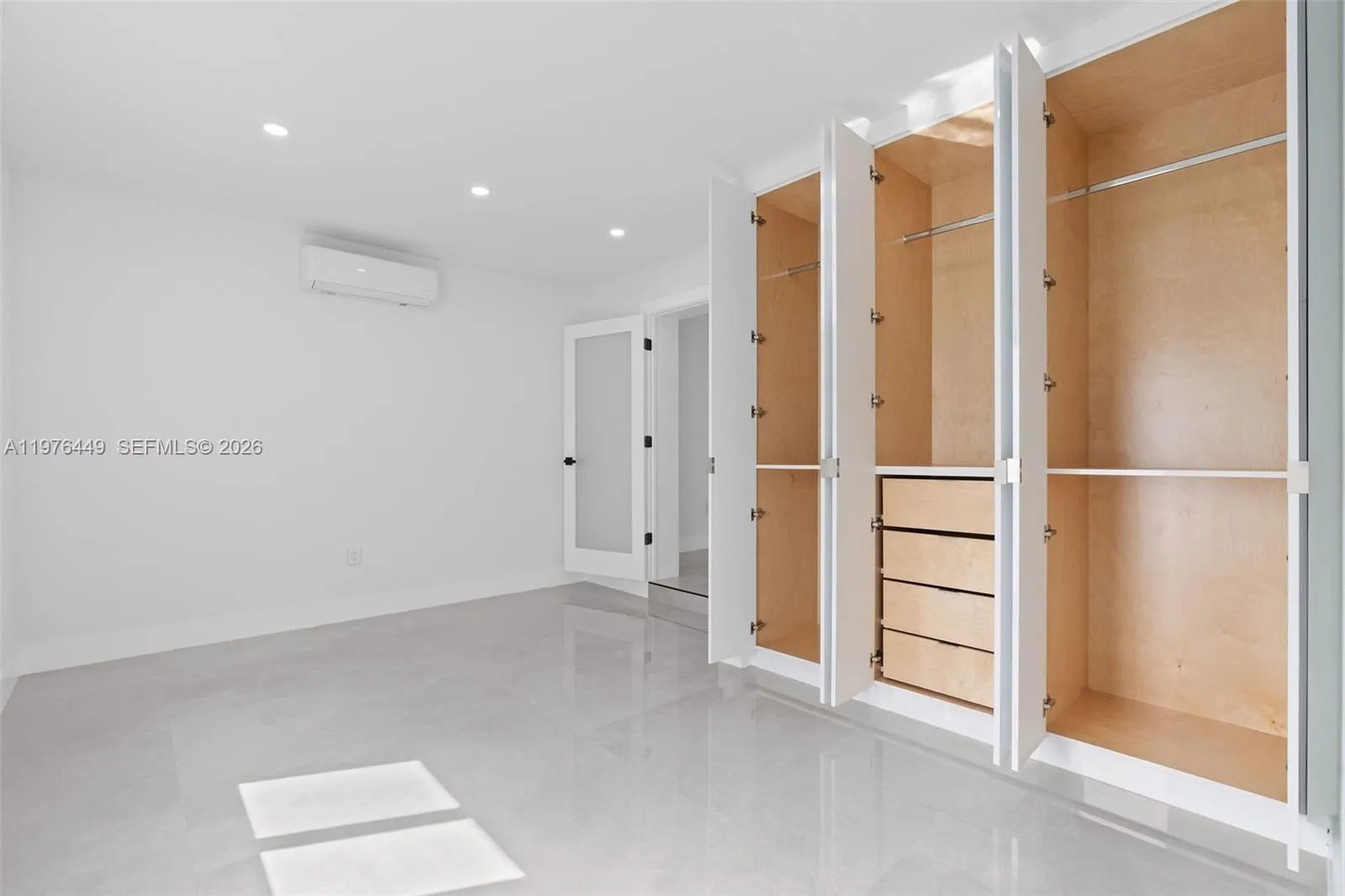 4800 Sw 61st Ave, Davie, Florida 33314, Davie, Florida 33314, 5 Bedrooms Bedrooms, ,4 BathroomsBathrooms,Residential Lease,For Rent,4800 Sw 61st Ave, Davie, Florida 33314,A11976449