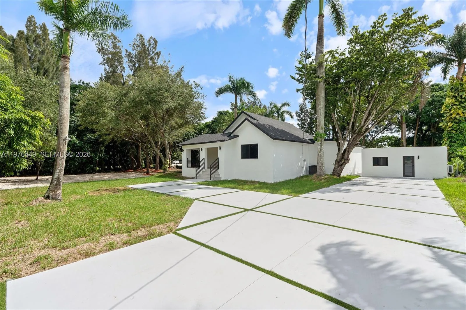 4800 Sw 61st Ave, Davie, Florida 33314, Davie, Florida 33314, 5 Bedrooms Bedrooms, ,4 BathroomsBathrooms,Residential Lease,For Rent,4800 Sw 61st Ave, Davie, Florida 33314,A11976449