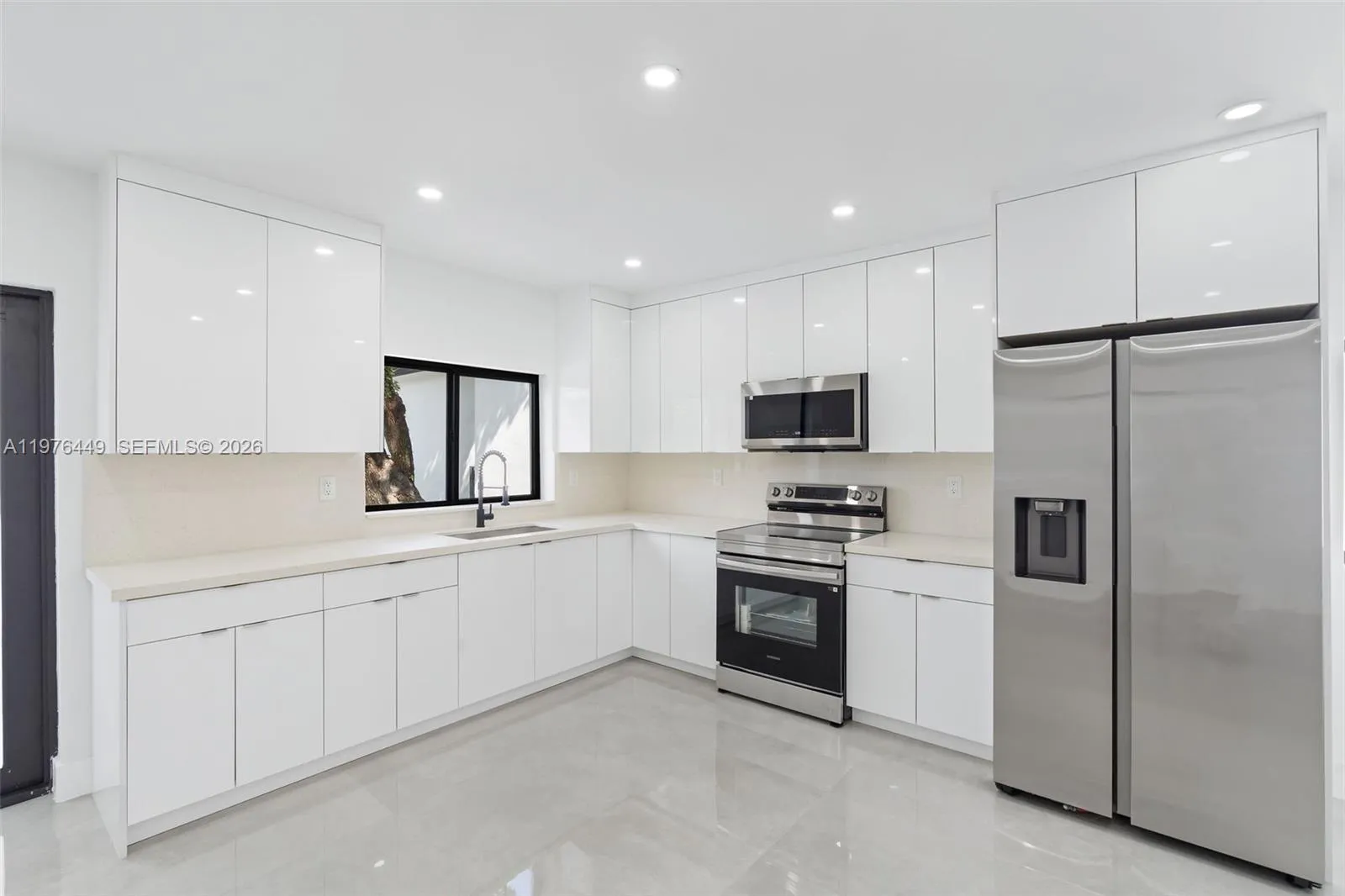 4800 Sw 61st Ave, Davie, Florida 33314, Davie, Florida 33314, 5 Bedrooms Bedrooms, ,4 BathroomsBathrooms,Residential Lease,For Rent,4800 Sw 61st Ave, Davie, Florida 33314,A11976449