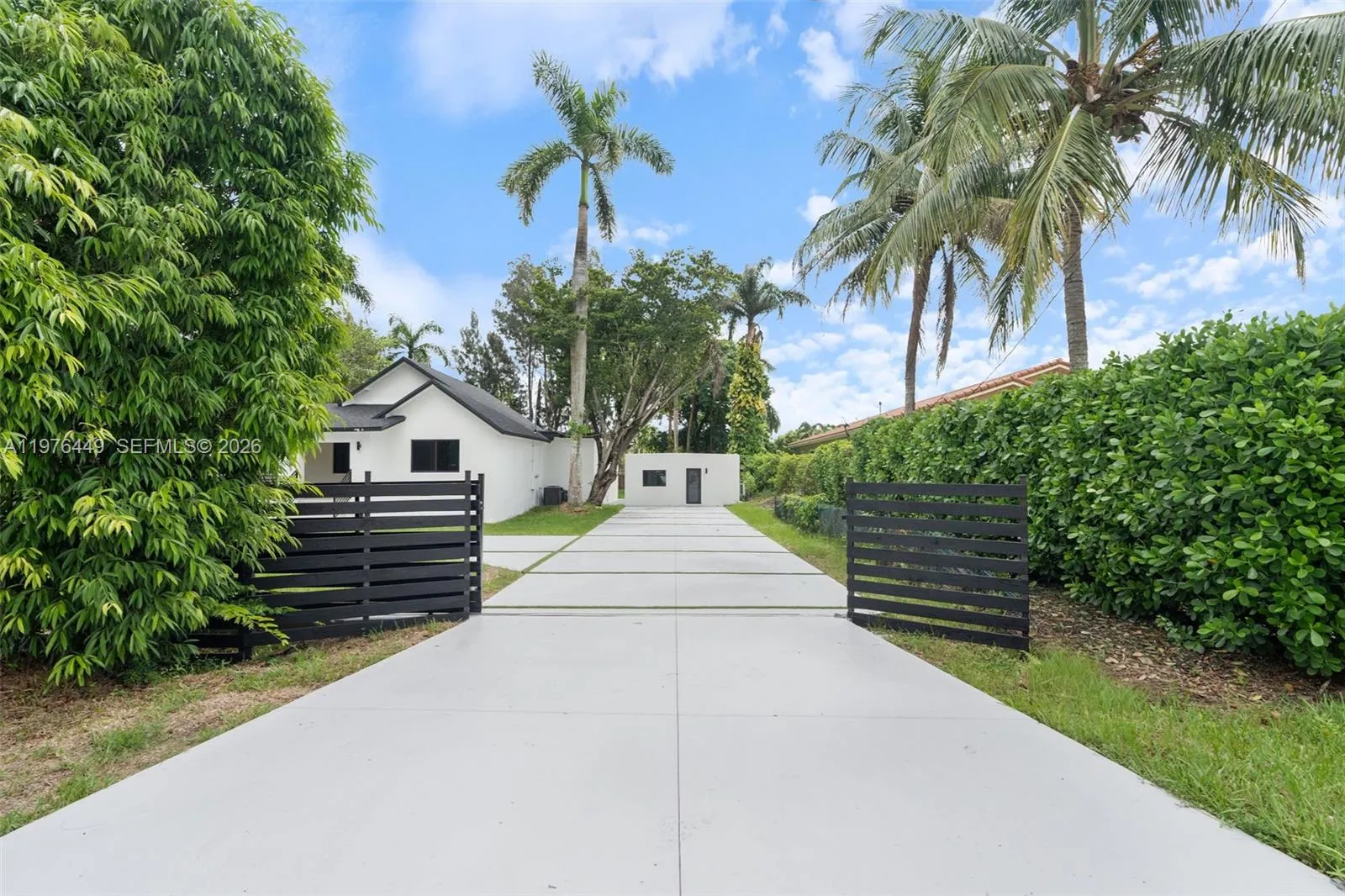 4800 Sw 61st Ave, Davie, Florida 33314, Davie, Florida 33314, 5 Bedrooms Bedrooms, ,4 BathroomsBathrooms,Residential Lease,For Rent,4800 Sw 61st Ave, Davie, Florida 33314,A11976449