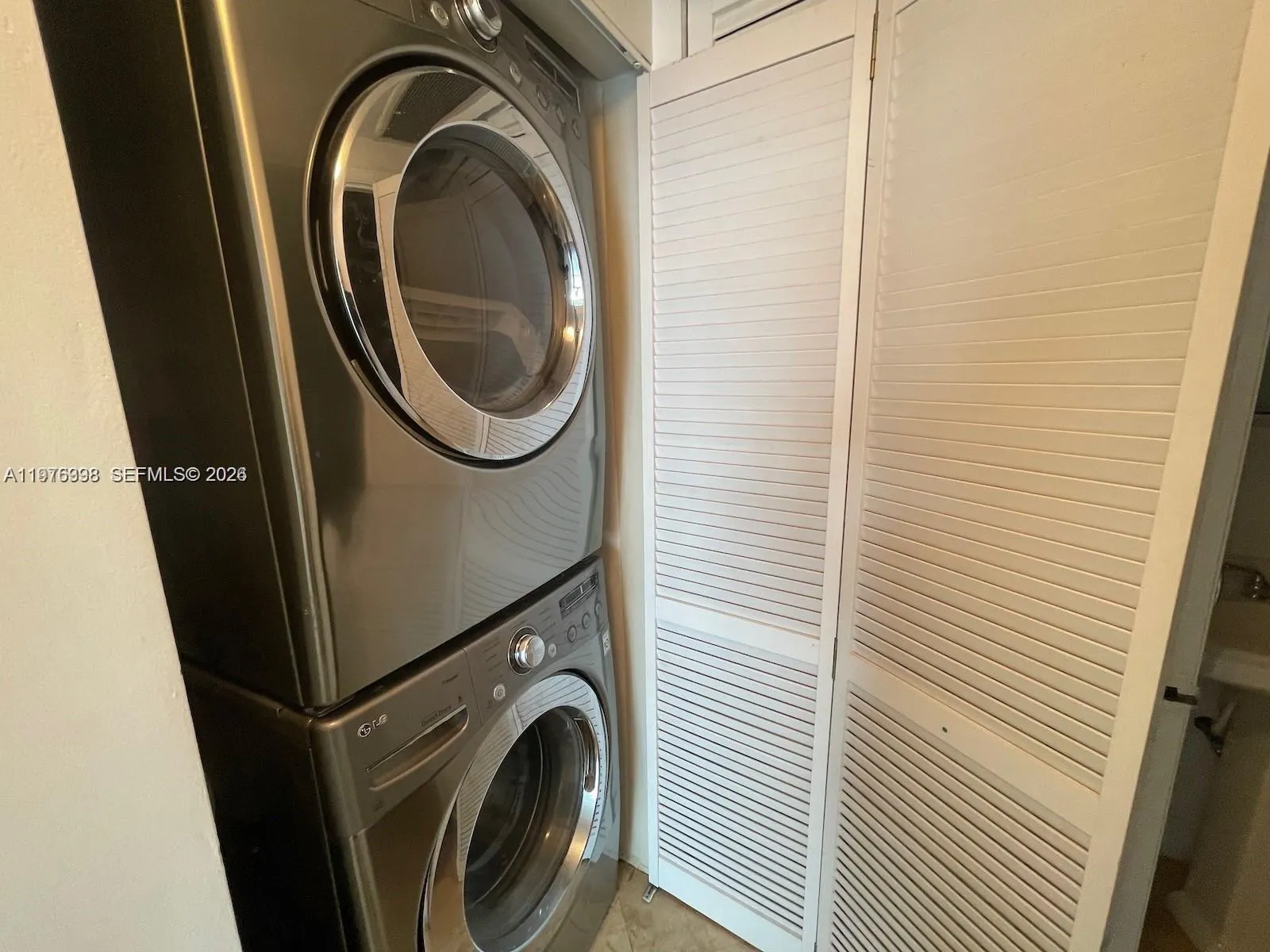 2451 Brickell Ave 18f, Miami, Florida 33129, Miami, Florida 33129, 1 Bedroom Bedrooms, ,1 BathroomBathrooms,Residential Lease,For Rent,2451 Brickell Ave 18f, Miami, Florida 33129,A11976398