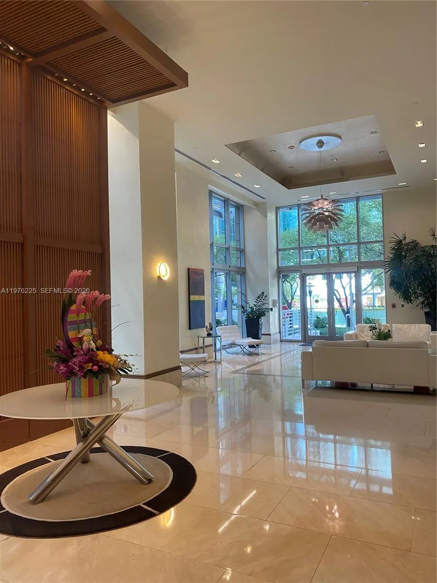 1060 LOBBY