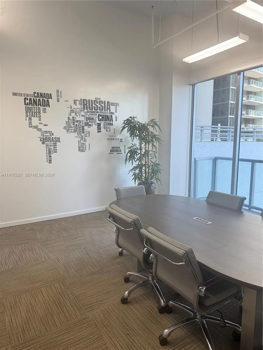 1060 BUSINES CENTER