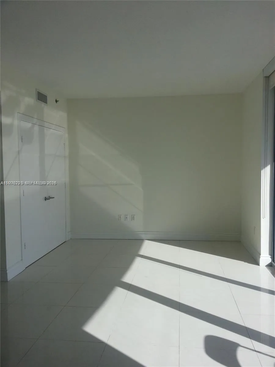 1060 S Brickell Ave 1709, Miami, Florida 33131, Miami, Florida 33131, ,1 BathroomBathrooms,Residential Lease,For Rent,1060 S Brickell Ave 1709, Miami, Florida 33131,A11976225