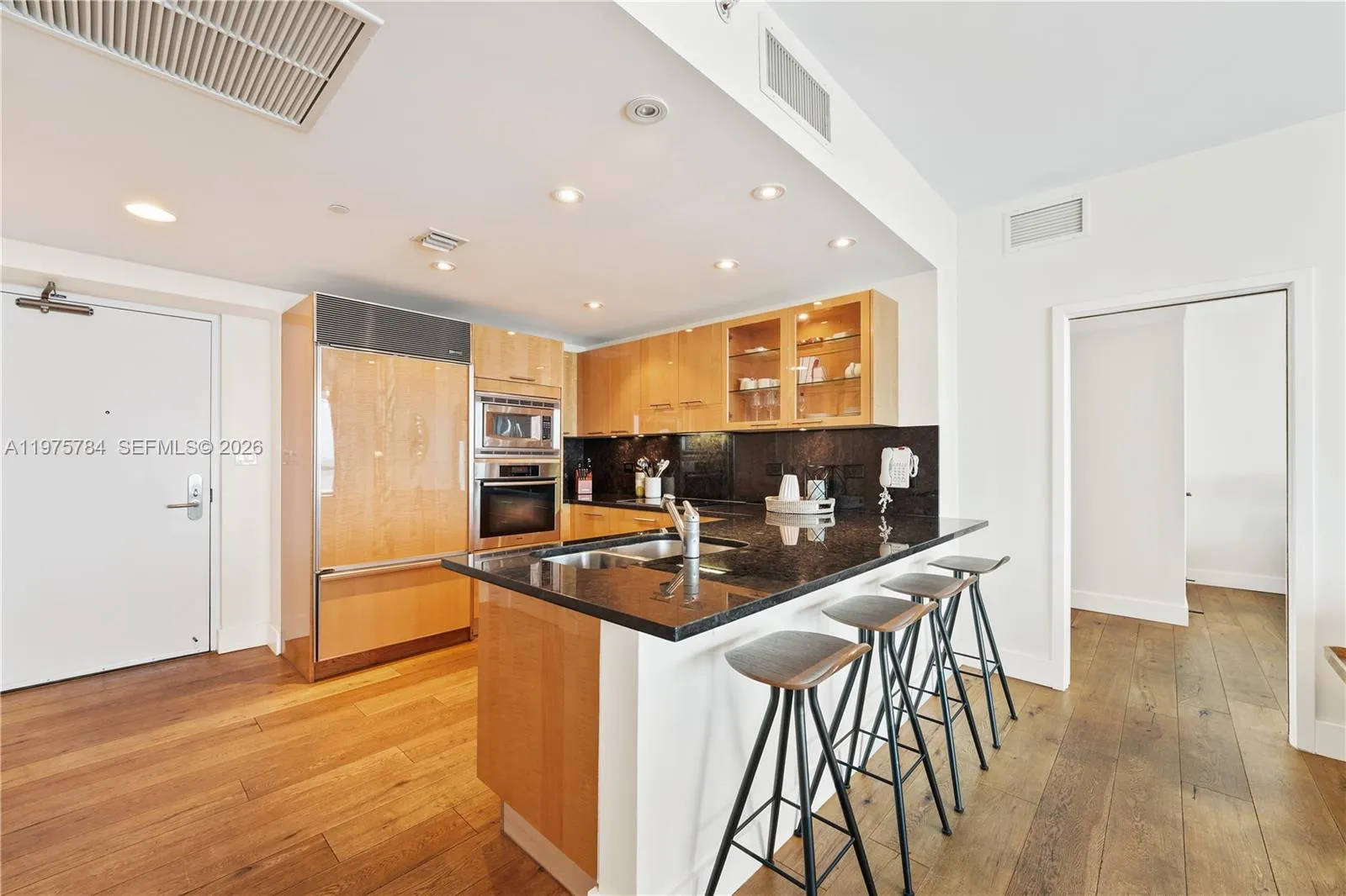 6799 Collins Ave 1506, Miami Beach, Florida 33141, Miami Beach, Florida 33141, 2 Bedrooms Bedrooms, ,2 BathroomsBathrooms,Residential Lease,For Rent,6799 Collins Ave 1506, Miami Beach, Florida 33141,A11975784