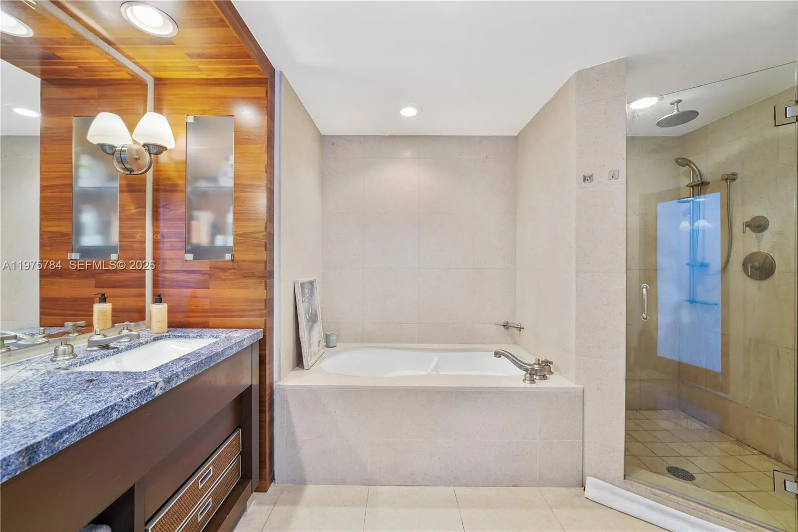 6799 Collins Ave 1506, Miami Beach, Florida 33141, Miami Beach, Florida 33141, 2 Bedrooms Bedrooms, ,2 BathroomsBathrooms,Residential Lease,For Rent,6799 Collins Ave 1506, Miami Beach, Florida 33141,A11975784