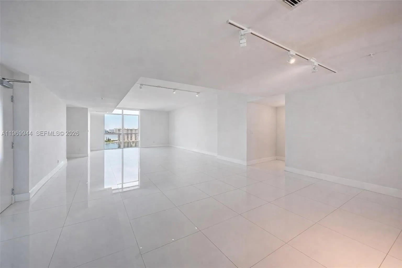 400 Sunny Isles Blvd 2004, Sunny Isles Beach, Flor, Sunny Isles Beach, Florida 33160, 4 Bedrooms Bedrooms, ,4 BathroomsBathrooms,Residential,For Sale,400 Sunny Isles Blvd 2004, Sunny Isles Beach, Flor,A11969944