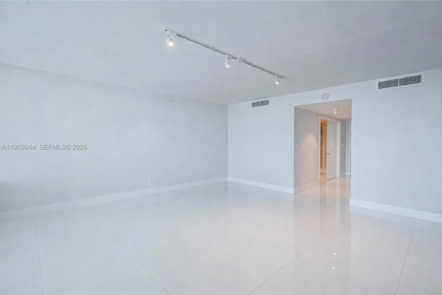 400 Sunny Isles Blvd 2004, Sunny Isles Beach, Flor, Sunny Isles Beach, Florida 33160, 4 Bedrooms Bedrooms, ,4 BathroomsBathrooms,Residential,For Sale,400 Sunny Isles Blvd 2004, Sunny Isles Beach, Flor,A11969944