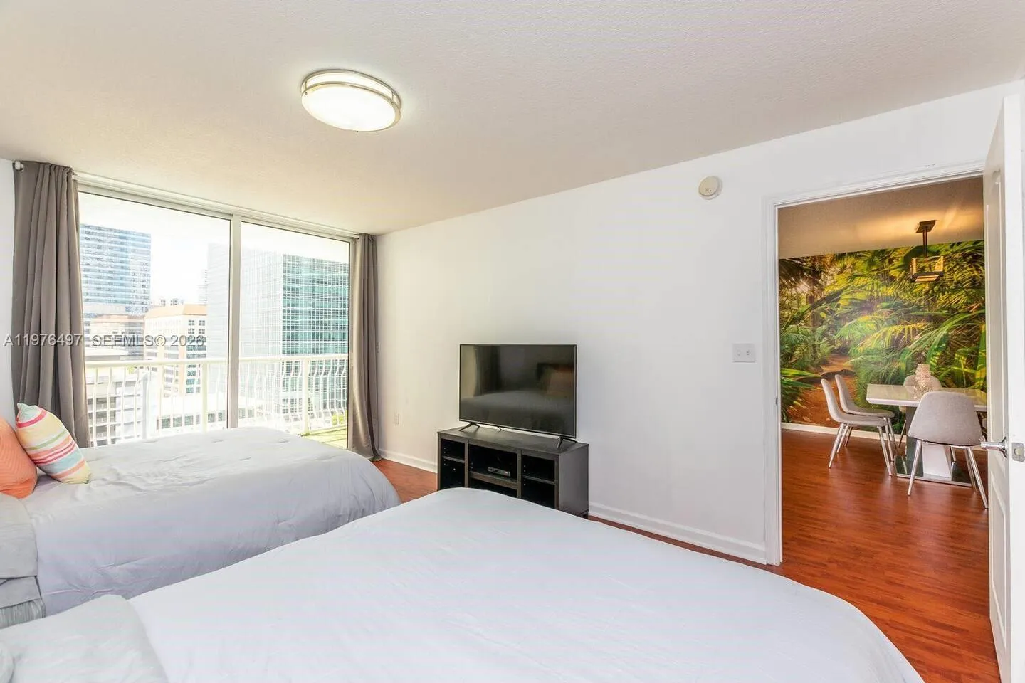 1200 Brickell Bay Dr 1621, Miami, Florida 33131, Miami, Florida 33131, 1 Bedroom Bedrooms, ,1 BathroomBathrooms,Residential Lease,For Rent,1200 Brickell Bay Dr 1621, Miami, Florida 33131,A11976497