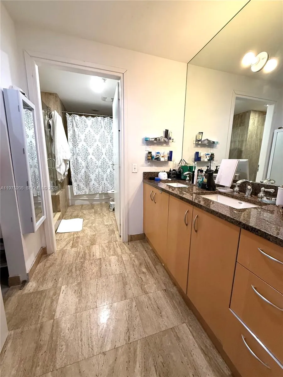 300 S Biscayne Blvd 3504, Miami, Florida 33131, Miami, Florida 33131, 2 Bedrooms Bedrooms, ,2 BathroomsBathrooms,Residential,For Sale,300 S Biscayne Blvd 3504, Miami, Florida 33131,A11975205