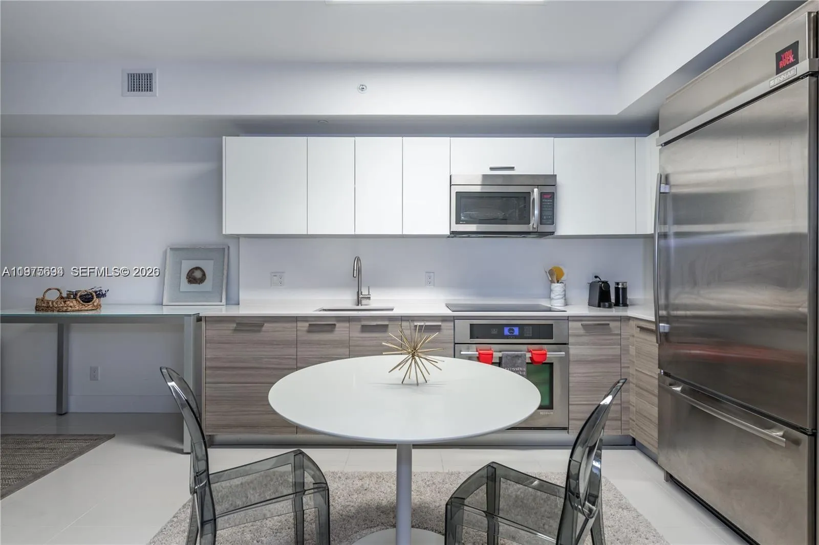 1300 Brickell Bay Dr 600, Miami, Florida 33131, Miami, Florida 33131, 1 Bedroom Bedrooms, ,1 BathroomBathrooms,Residential Lease,For Rent,1300 Brickell Bay Dr 600, Miami, Florida 33131,A11975694