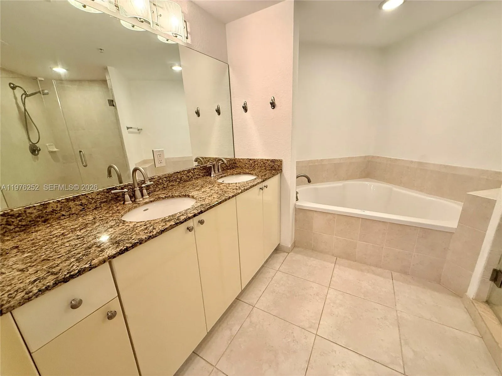 1830 Radius Dr 817, Hollywood, Florida 33020, Hollywood, Florida 33020, 1 Bedroom Bedrooms, ,1 BathroomBathrooms,Residential Lease,For Rent,1830 Radius Dr 817, Hollywood, Florida 33020,A11976252