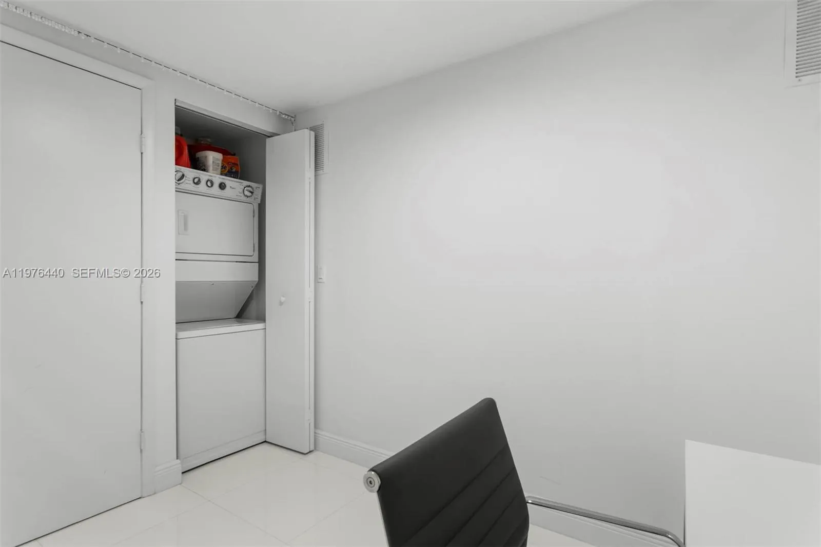 495 Brickell Ave 805, Miami, Florida 33131, Miami, Florida 33131, 2 Bedrooms Bedrooms, ,2 BathroomsBathrooms,Residential,For Sale,495 Brickell Ave 805, Miami, Florida 33131,A11976440