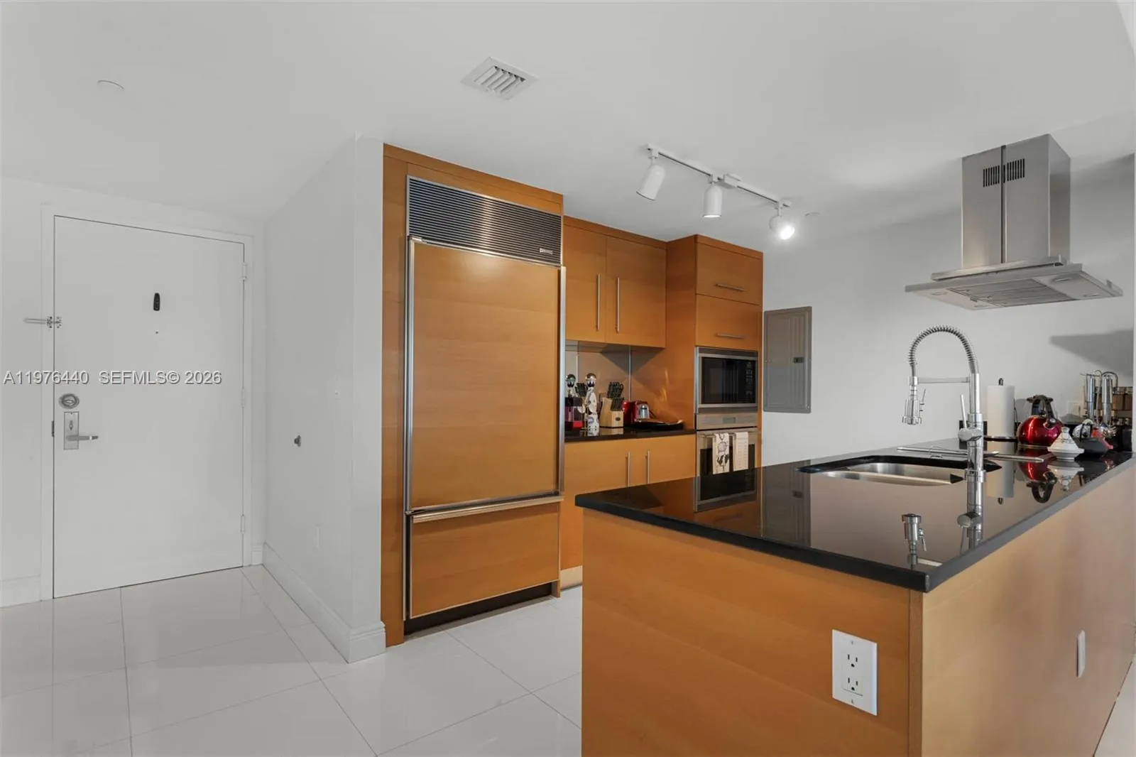 495 Brickell Ave 805, Miami, Florida 33131, Miami, Florida 33131, 2 Bedrooms Bedrooms, ,2 BathroomsBathrooms,Residential,For Sale,495 Brickell Ave 805, Miami, Florida 33131,A11976440