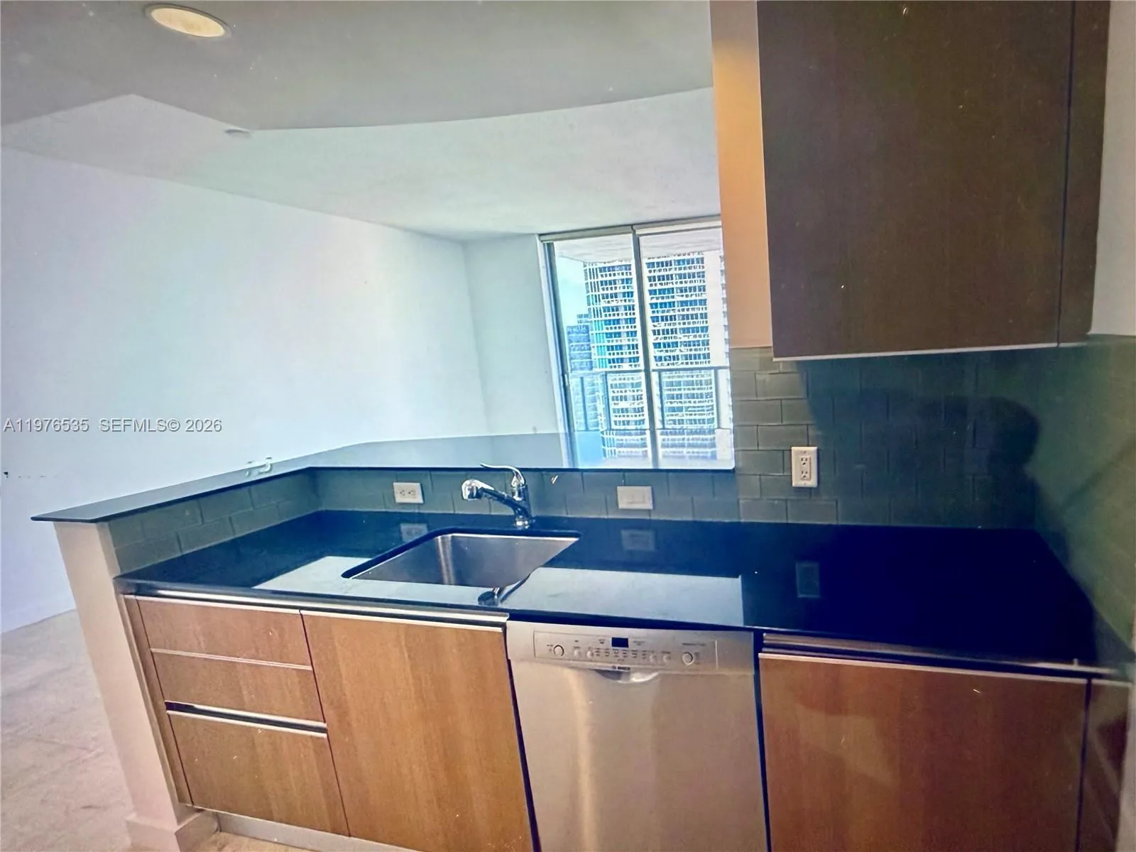1060 Brickell Ave 3205, Miami, Florida 33131, Miami, Florida 33131, 1 Bedroom Bedrooms, ,1 BathroomBathrooms,Residential Lease,For Rent,1060 Brickell Ave 3205, Miami, Florida 33131,A11976535