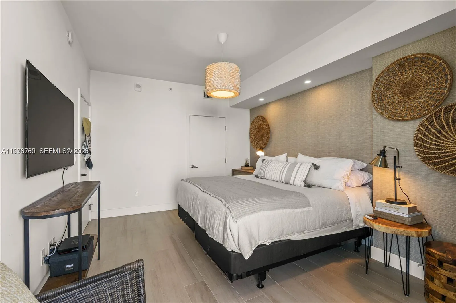 16385 Biscayne Blvd 2406, North Miami Beach, Flori, North Miami Beach, Florida 33160, 2 Bedrooms Bedrooms, ,2 BathroomsBathrooms,Residential Lease,For Rent,16385 Biscayne Blvd 2406, North Miami Beach, Flori,A11976260