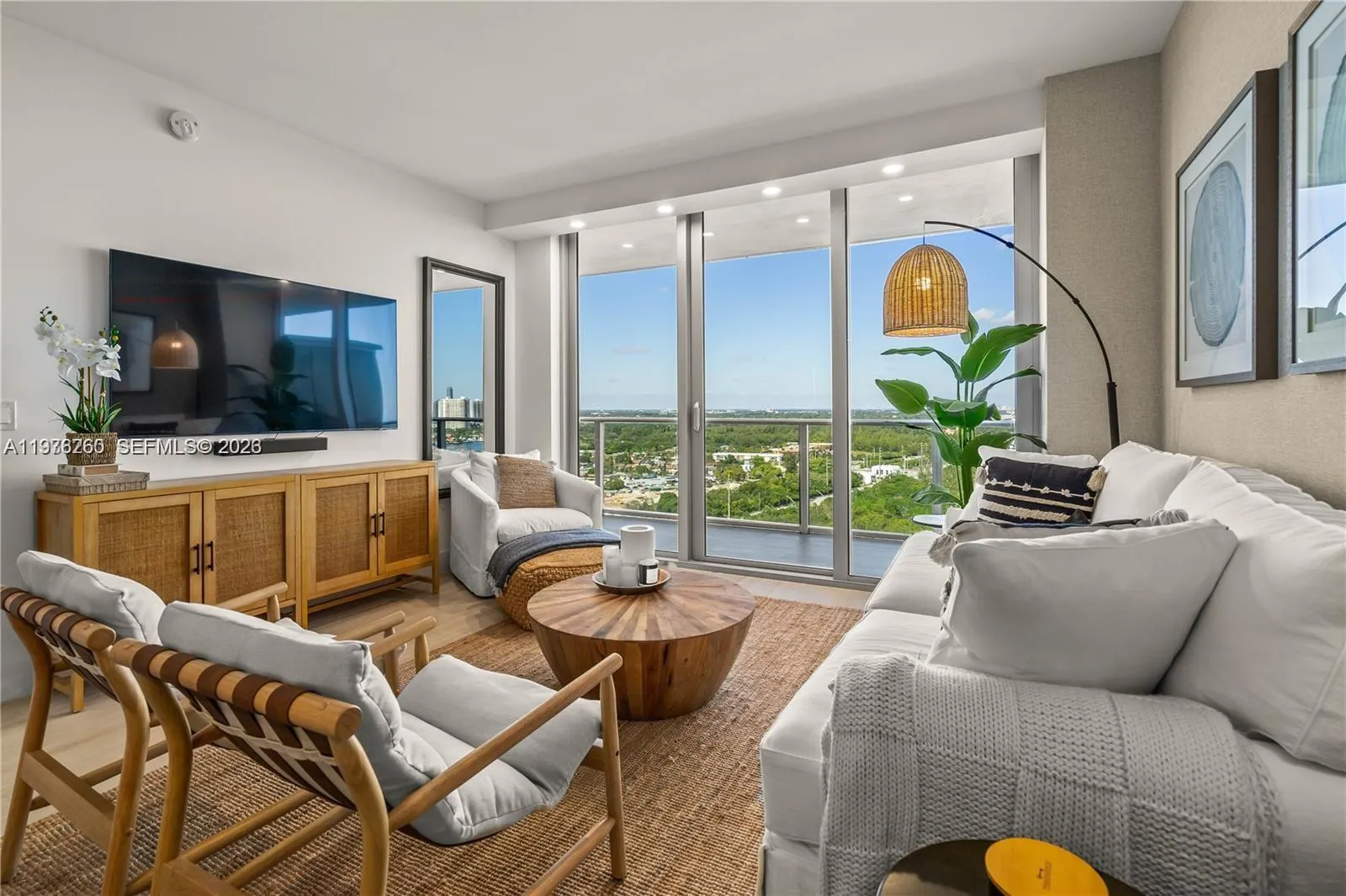 16385 Biscayne Blvd 2406, North Miami Beach, Flori, North Miami Beach, Florida 33160, 2 Bedrooms Bedrooms, ,2 BathroomsBathrooms,Residential Lease,For Rent,16385 Biscayne Blvd 2406, North Miami Beach, Flori,A11976260